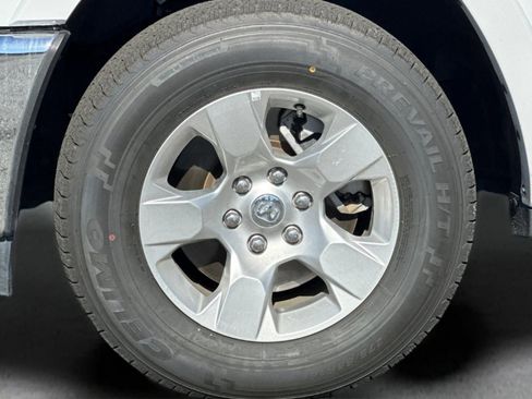 Used 2025 RAM 1500 Big Horn AWD/4WD image 24