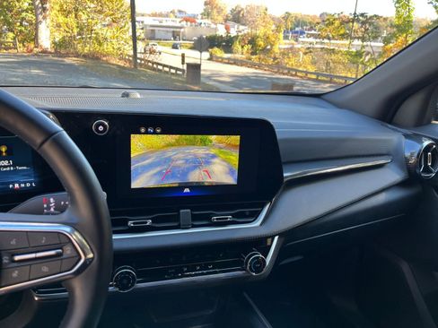 Used 2025 Chevrolet Equinox LT image 17