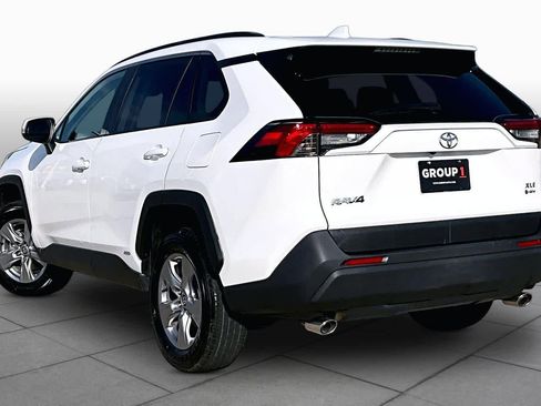 Used 2025 Toyota RAV4 XLE AWD/4WD image 11