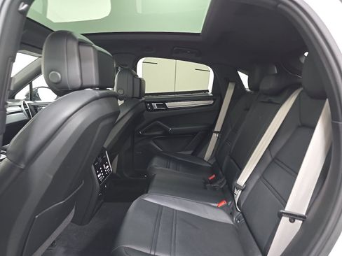 Used 2023 Porsche Cayenne Platinum Edition AWD/4WD image 15