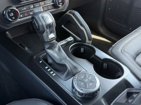 New 2025 Ford Bronco Badlands image 17