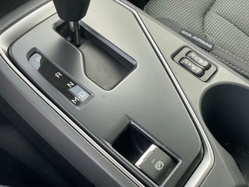 Used 2024 Subaru Crosstrek 2.0i Premium image 19