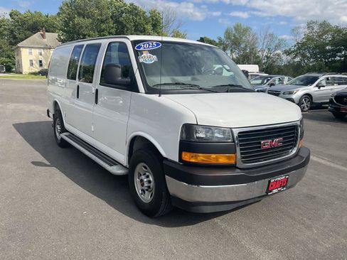 Used 2025 GMC Savana 2500 w/ Driver Convenience Package RWD image 7