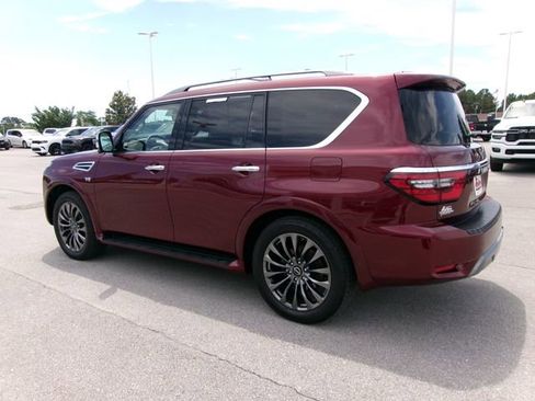 Used 2022 Nissan Armada Platinum w/ Captain's Chairs Package AWD/4WD image 3