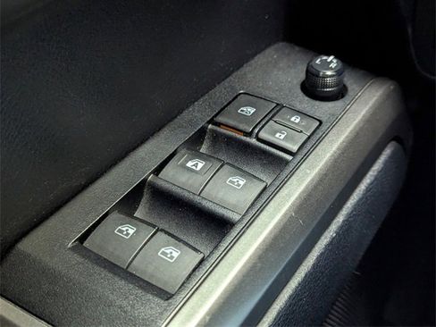 Used 2020 Toyota Tacoma SR5 image 16