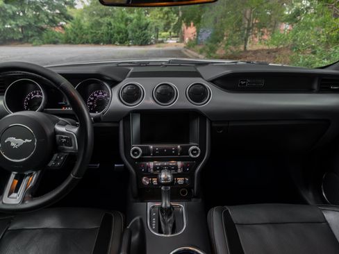 Used 2020 Ford Mustang GT Premium RWD image 6