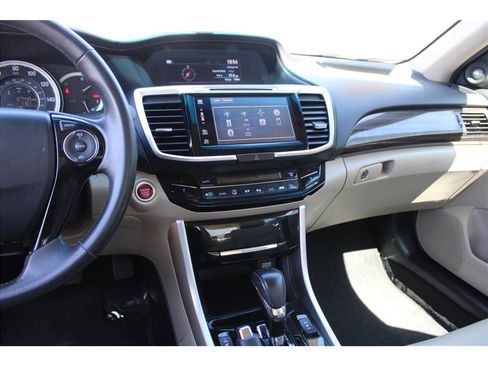 Used 2017 Honda Accord EX-L image 24