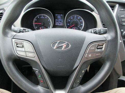 Used 2015 Hyundai Santa Fe GLS image 24