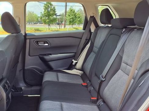 Used 2025 Nissan Rogue SV image 18