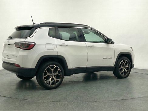 Used 2025 Jeep Compass Limited AWD/4WD image 9