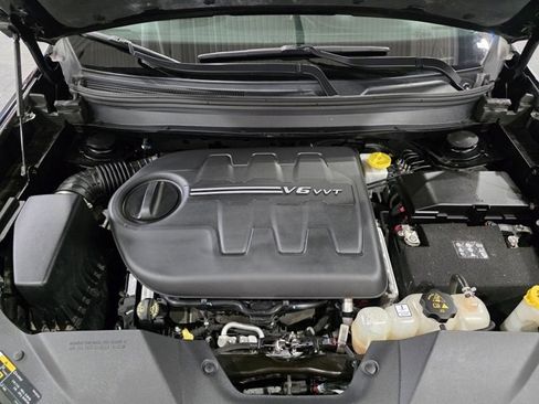 Used 2019 Jeep Cherokee Overland image 28