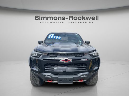 Used 2024 Chevrolet Colorado ZR2 w/ ZR2 Convenience Package III AWD/4WD image 1