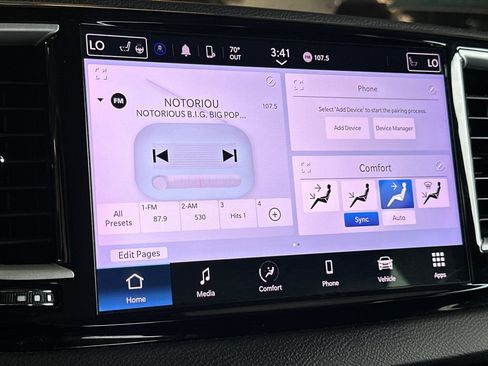 Used 2023 Chrysler Pacifica Touring-L FWD image 19