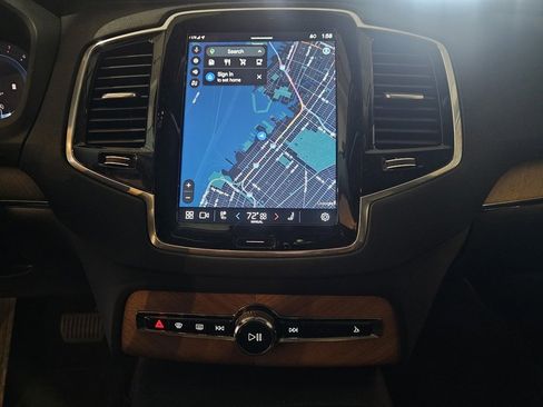 Certified 2023 Volvo XC90 B6 Plus image 24