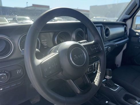 Used 2023 Jeep Wrangler Unlimited w/ Sun & Screen Package AWD/4WD image 10