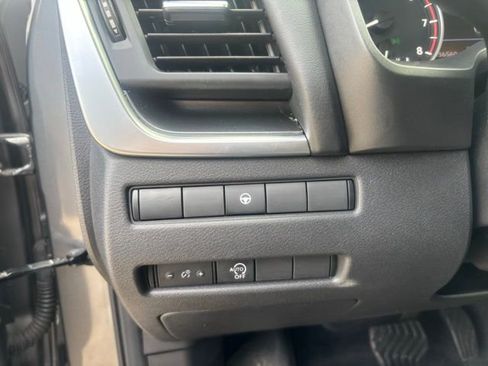 Used 2023 Nissan Rogue SV image 25