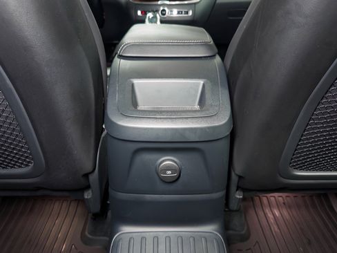 Used 2023 Volvo XC60 T8 Ultimate image 23