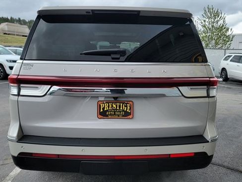 Used 2024 Lincoln Navigator L Reserve AWD/4WD image 7