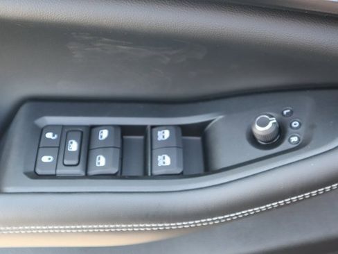 New 2025 Jeep Grand Cherokee L Laredo image 10