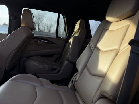 Used 2018 Cadillac Escalade Platinum image 14