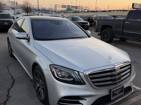 Used 2020 Mercedes-Benz S 560 4MATIC Sedan image 3