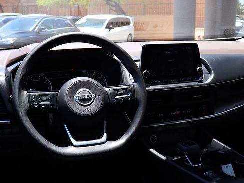 Used 2023 Nissan Rogue SV FWD image 35