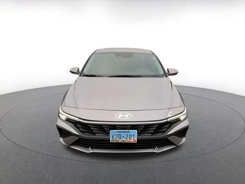 Used 2025 Hyundai Elantra SEL image 4