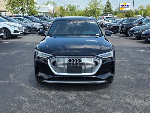 Used 2022 Audi e-tron Premium Plus AWD/4WD image 8