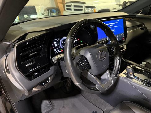 Used 2023 Lexus RX 350h w/ Accessory Package (Z1) AWD/4WD image 33