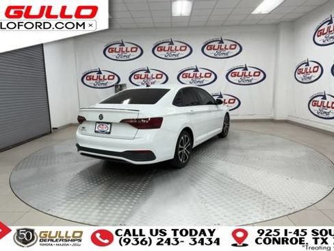 Used 2023 Volkswagen Jetta Sport FWD image 9
