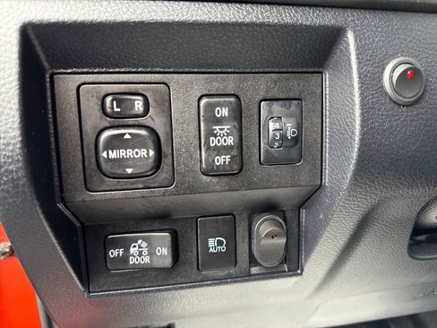 Used 2018 Toyota Tundra SR5 w/ TRD Off Road Package image 16