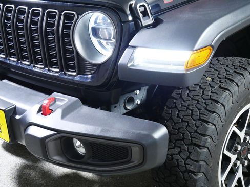 Used 2024 Jeep Wrangler Unlimited Rubicon AWD/4WD image 16
