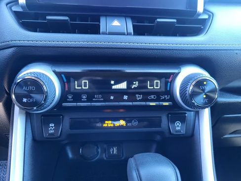 Used 2025 Toyota RAV4 XLE FWD image 18