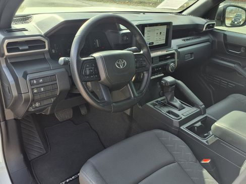Used 2025 Toyota Tacoma SR image 11