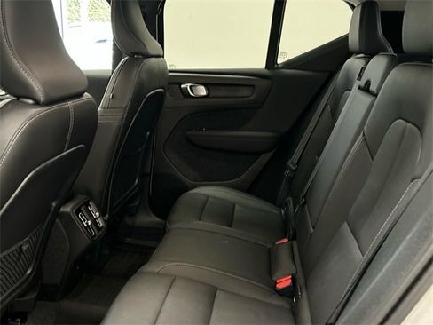 Certified 2024 Volvo XC40 B5 Core image 22