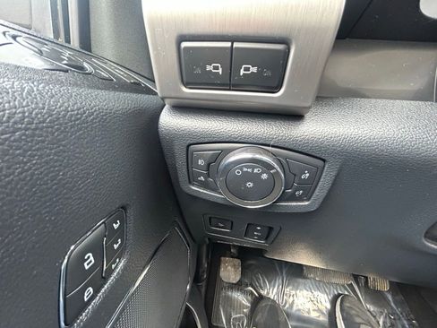 Used 2022 Ford F350 Platinum w/ Tremor Off-Road Package AWD/4WD image 19