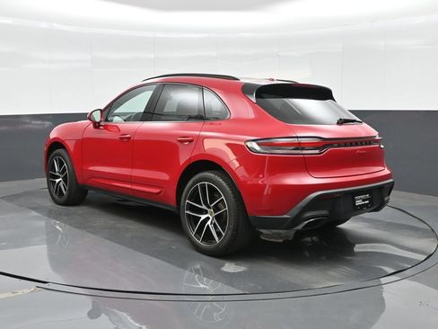 Certified 2024 Porsche Macan AWD/4WD image 3