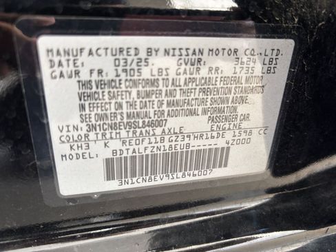 Used 2025 Nissan Versa SV FWD image 29