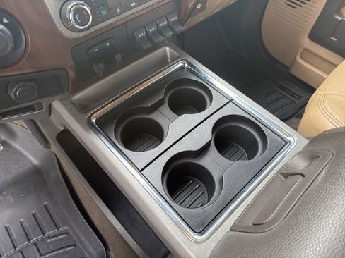 Used 2011 Ford F250 Lariat w/ Lariat Interior Pkg image 32