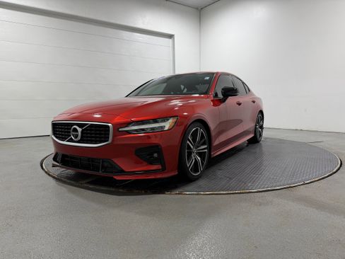 Used 2019 Volvo S60 T6 R-Design image 21