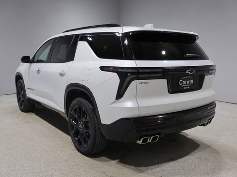 Used 2024 Chevrolet Traverse RS w/ LPO, Floor Liner Package AWD/4WD image 6