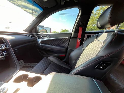 Used 2022 Genesis G70 3.3T RWD image 18