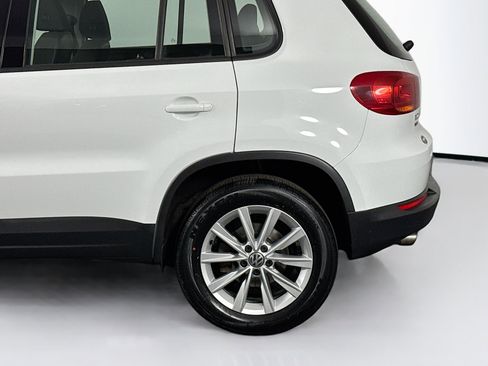 Used 2018 Volkswagen Tiguan Limited w/ Premium Package image 36