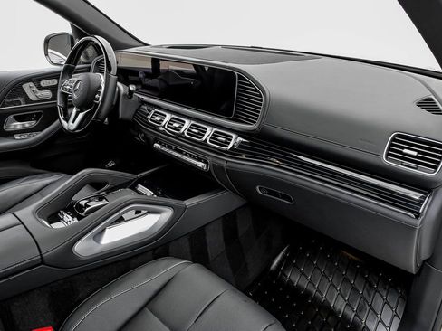 Used 2023 Mercedes-Benz Maybach GLS 600 4MATIC image 10