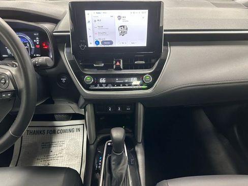 Used 2025 Toyota Corolla Cross XSE w/ Convenience Package image 25