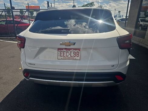 Used 2025 Chevrolet Trax LT w/ LT Convenience Package FWD image 5