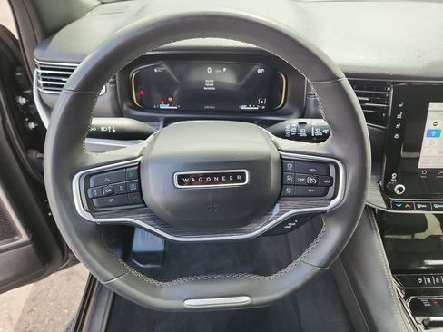 Used 2022 Jeep Wagoneer Series II AWD/4WD image 18