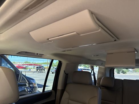 Used 2019 Chevrolet Suburban Premier AWD/4WD image 41