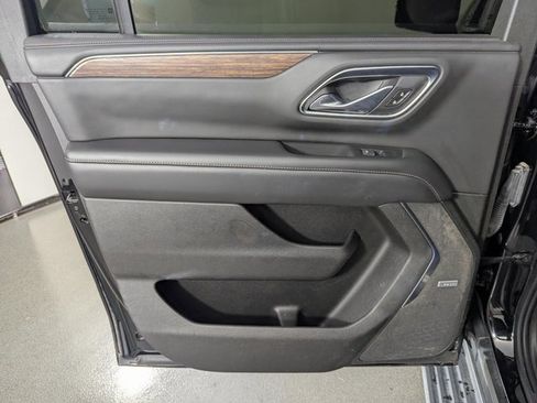 Used 2021 Chevrolet Suburban High Country image 15