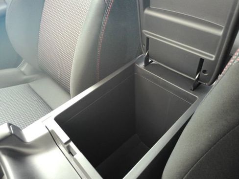 Used 2026 Nissan Sentra SR w/ Floor Mat Package FWD image 48